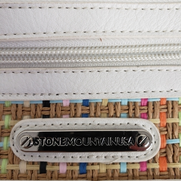 STONE Mountain NWOT Crossbody Wristlet Adjustable Strap White and Tan Woven - Picture 14 of 16